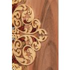 Falikép fából, ornamentikus mintával, csíkokkal